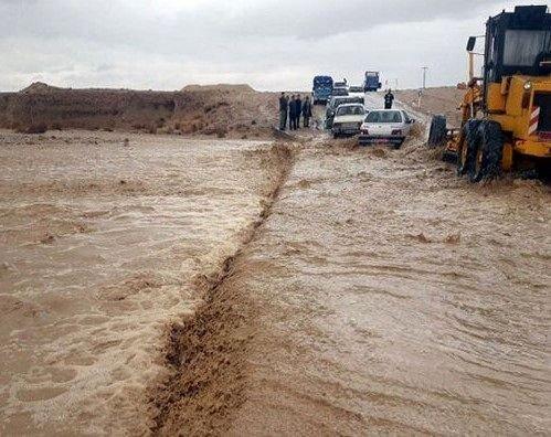 دستگاه های سنگین را از جیرفت به زهکلوت گسیل دهید، مردم در دستگاه های سنگین را از جیرفت به زهکلوت گسیل دهید، مردم در مسیل ها قرار نگیرند