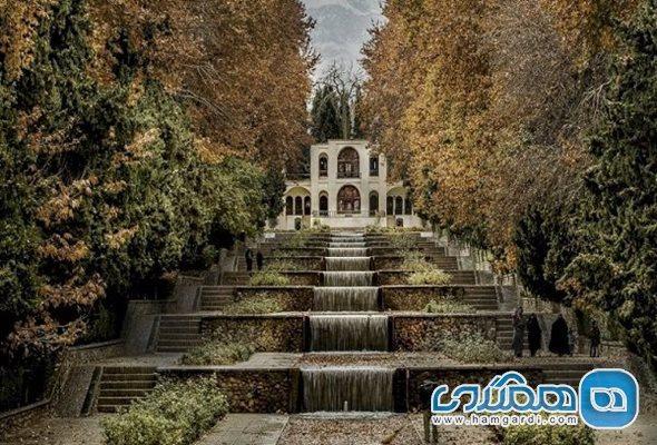 پیشرفت 30 درصدی عملیات نورپردازی باغ شاهزاده ماهان پیشرفت 30 درصدی عملیات نورپردازی باغ شاهزاده ماهان