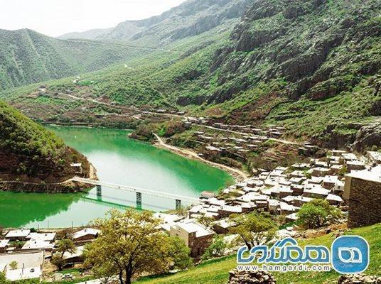 سالانه حدود 15 درصد به آمار گردشگران استان کردستان افزوده می گردد