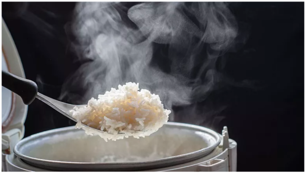 پاسخ محققان به یک سوال؛ آیا برنج را قبل از پخت باید شست یا نه؟